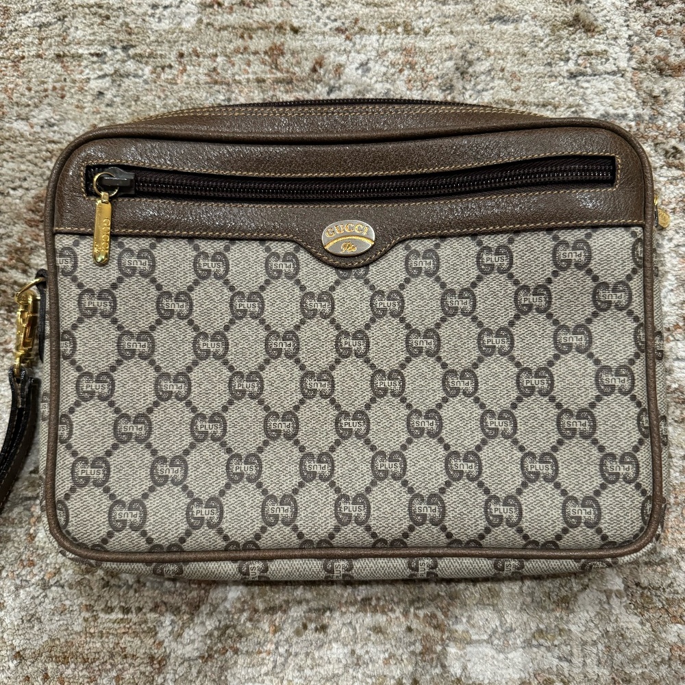 Gucci Clutch With Authenticity Card - Picture 2 of 7